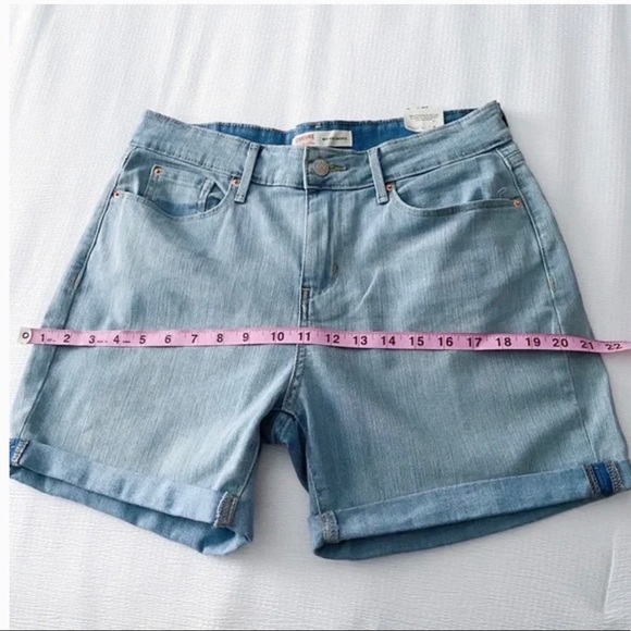 NWT Light Wash Mid Rise Shorts 29” Waist - Picture 9 of 12